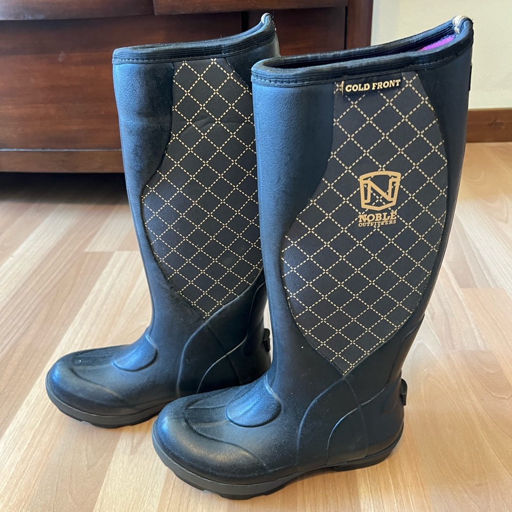 Women’s 6.5 Noble Outfitters cold front muds boots